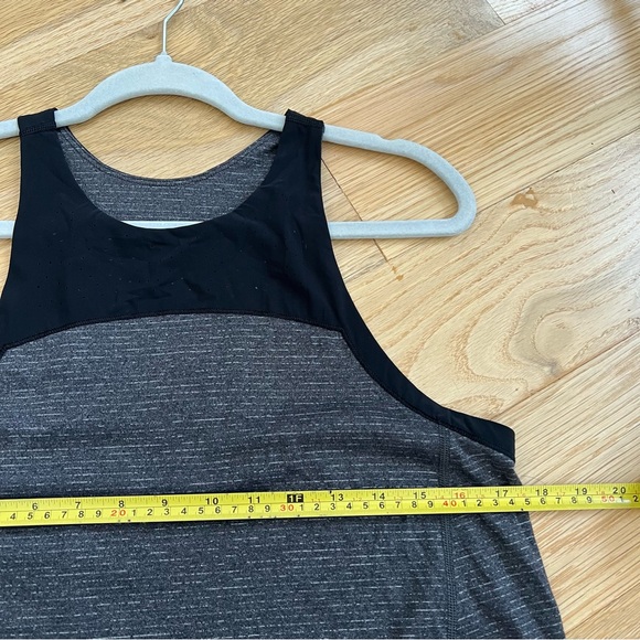 Lululemon clip in Tank Top heathered gray black split slit tie workout gym Lulu - Picture 4 of 7